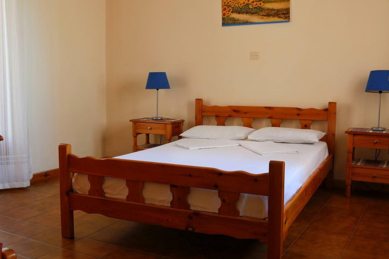 Seaview Self Catering Apartment - Helen No 1 Xiropigado Exterior foto
