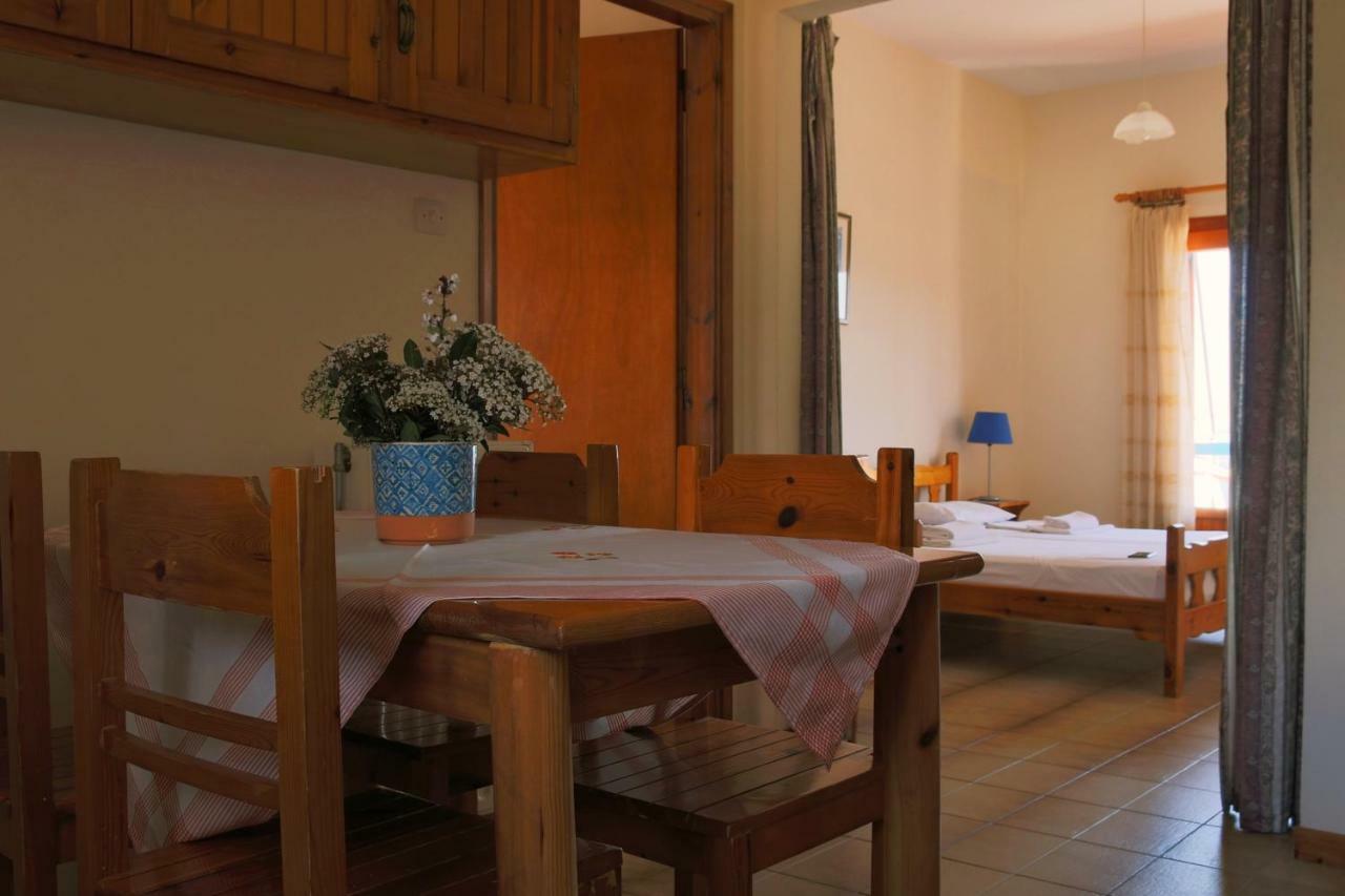 Seaview Self Catering Apartment - Helen No 1 Xiropigado Exterior foto